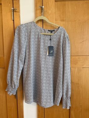 Adrianna Papell B&White Micro-Print Long Sleeve Blouse w/ Ruffle Cuffs NWT. L